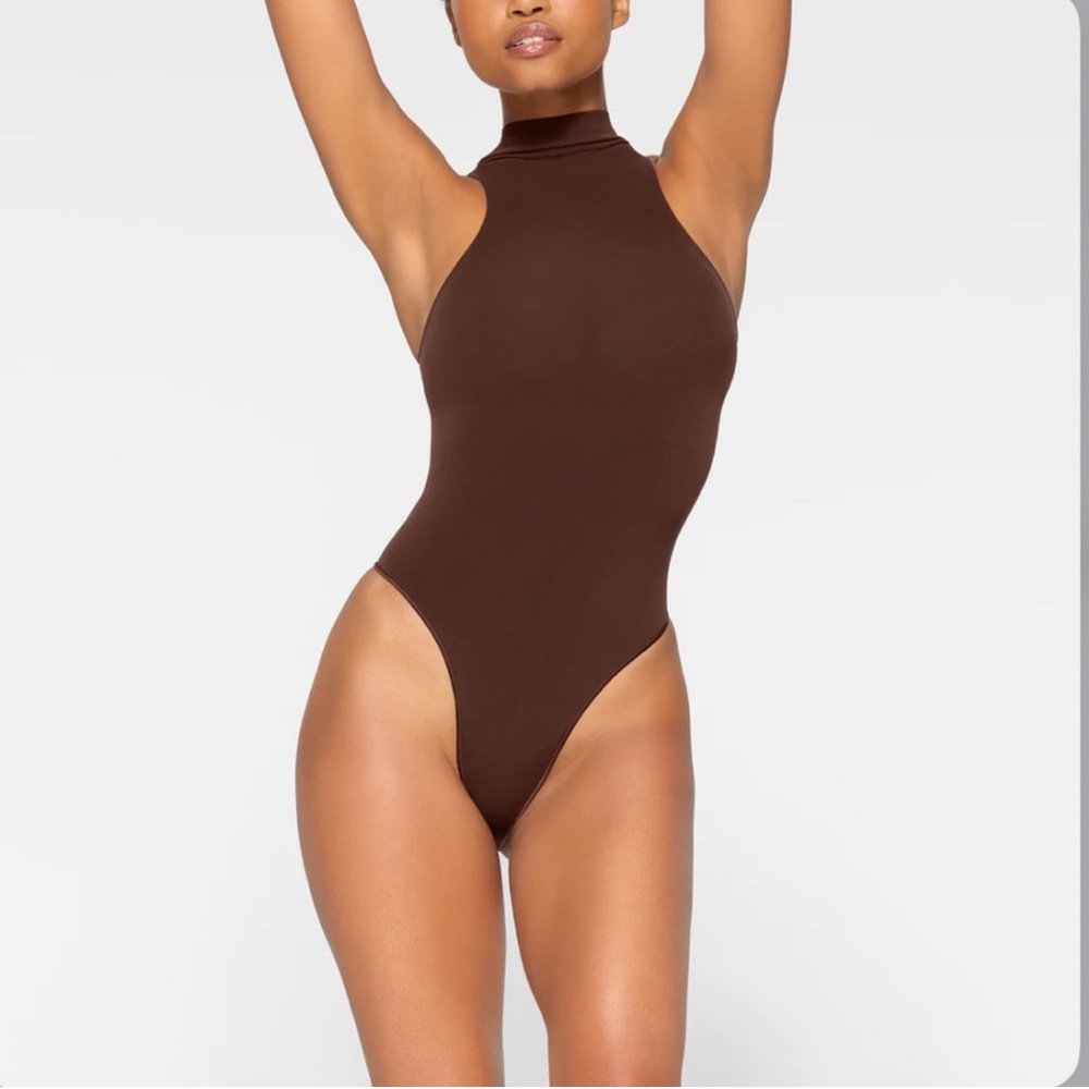 NTW SKIMS HIGH NECK THONG BODYSUIT- cocoa brown - Picture 2 of 3